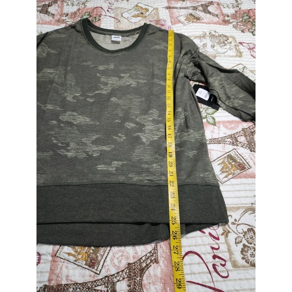 AVIA  Women's‎ Camouflage Pullover Sweater Crew Neck Long Sleeve Size M